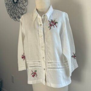 Vintage Jordan flower embroidered white linen 3/4 sleeve button down blouse